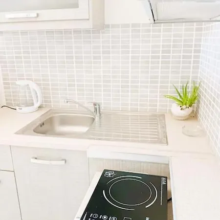 Sea Side Serenity 6 *