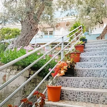 Sea Side Serenity 6