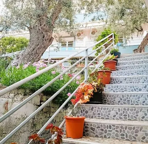 Sea Side Serenity 6